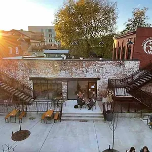 2br Unit W/ Cinema In Nulu Apartment